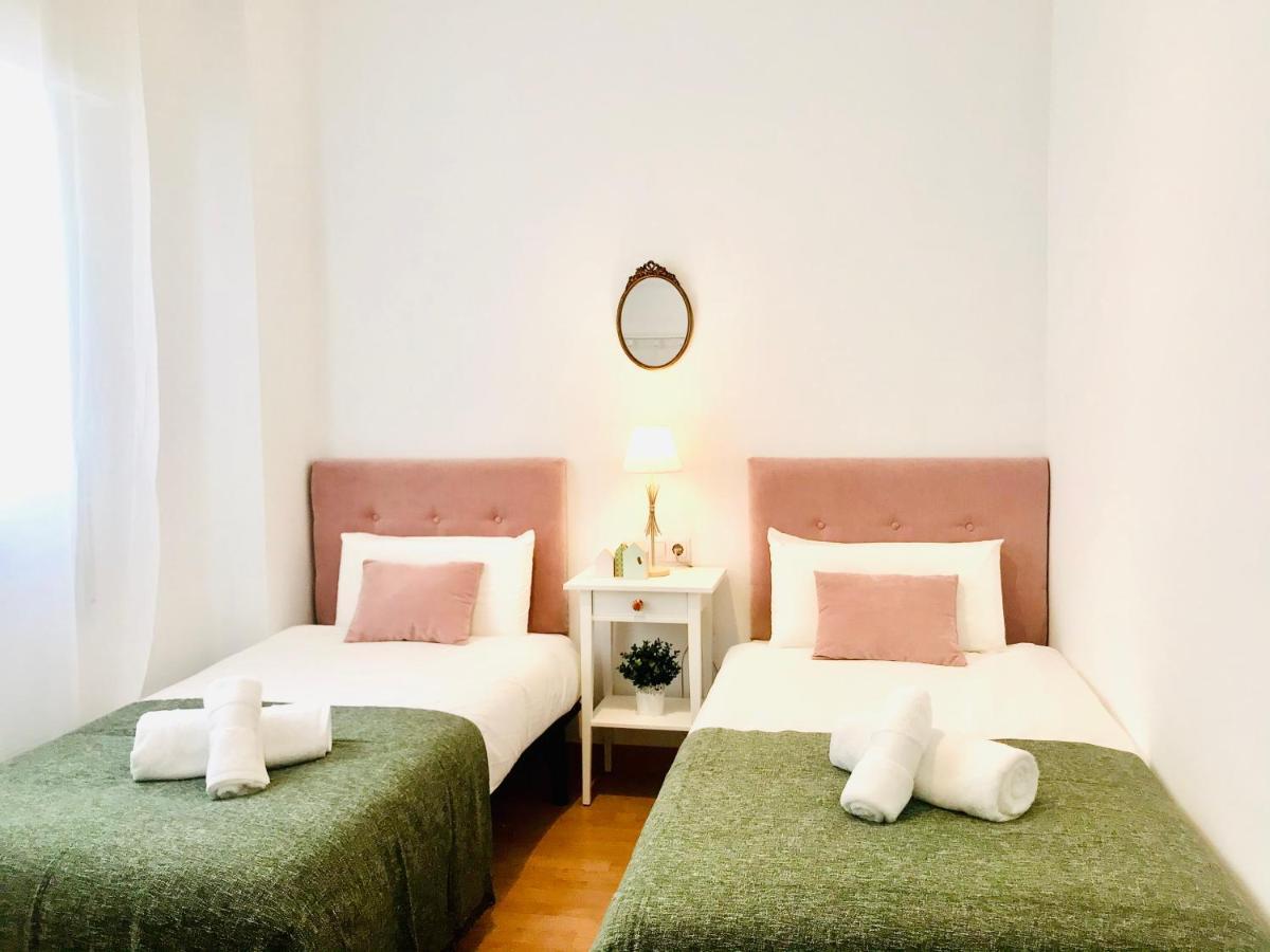 Gleaming & Well Located Apartment In Malaga Center Екстер'єр фото