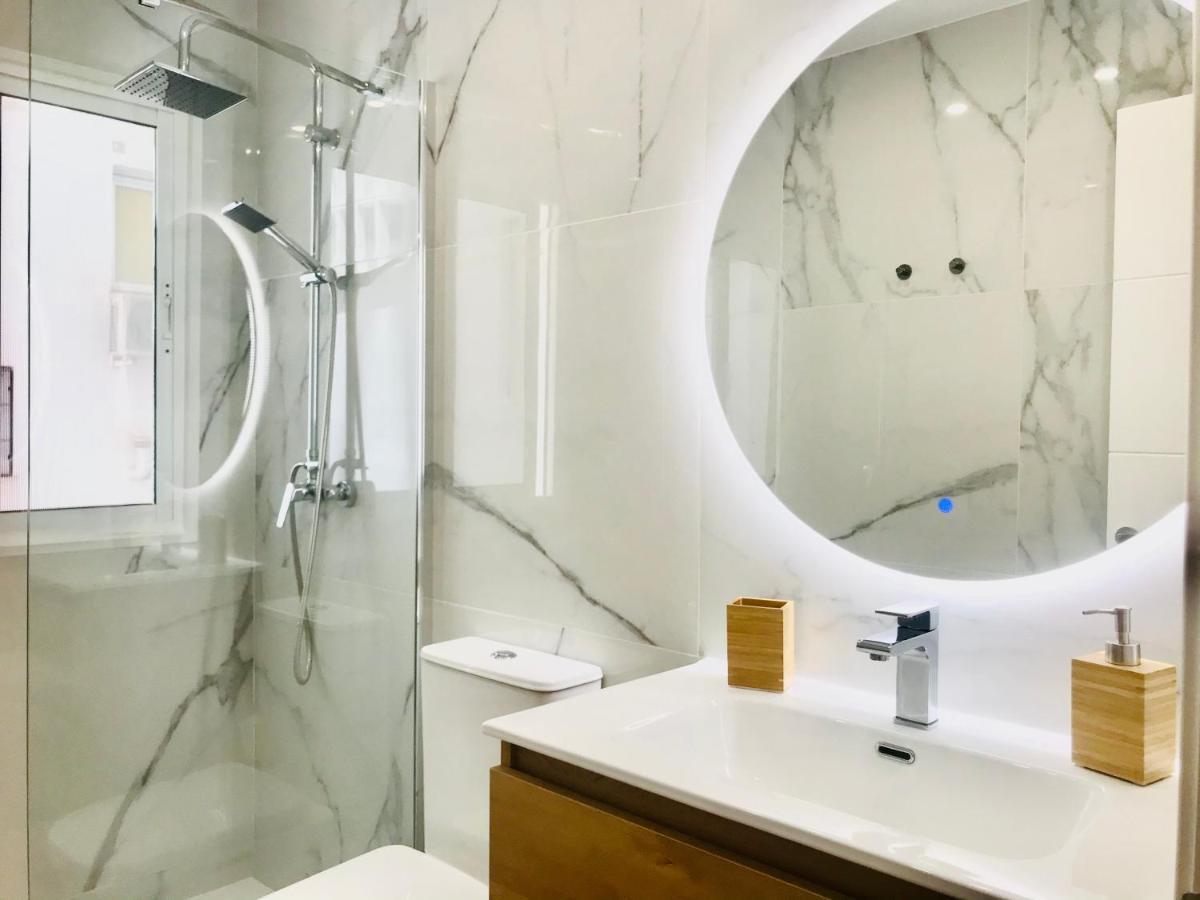 Gleaming & Well Located Apartment In Malaga Center Екстер'єр фото
