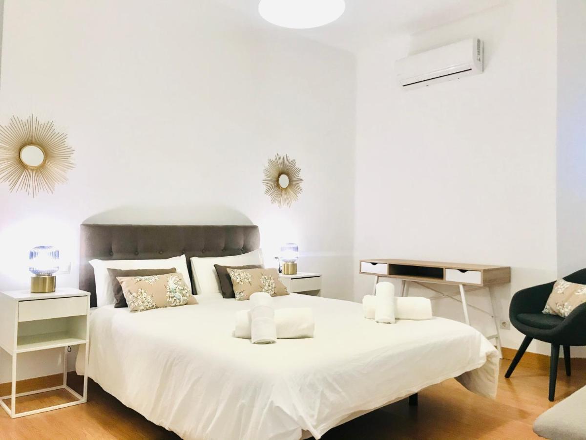 Gleaming & Well Located Apartment In Malaga Center Екстер'єр фото