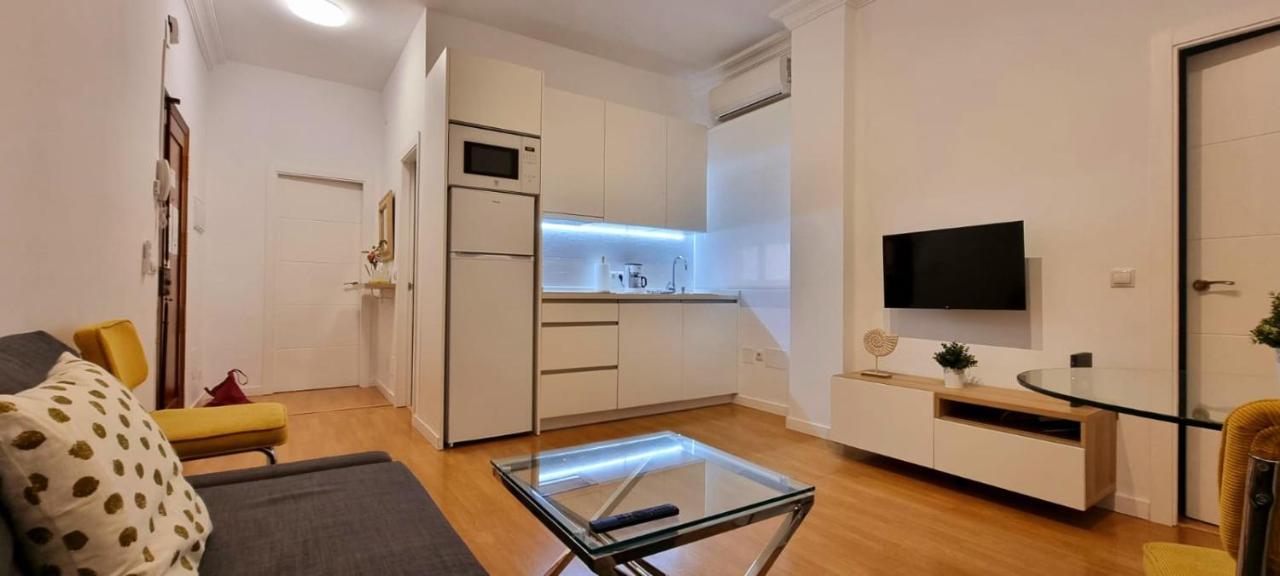 Gleaming & Well Located Apartment In Malaga Center Екстер'єр фото