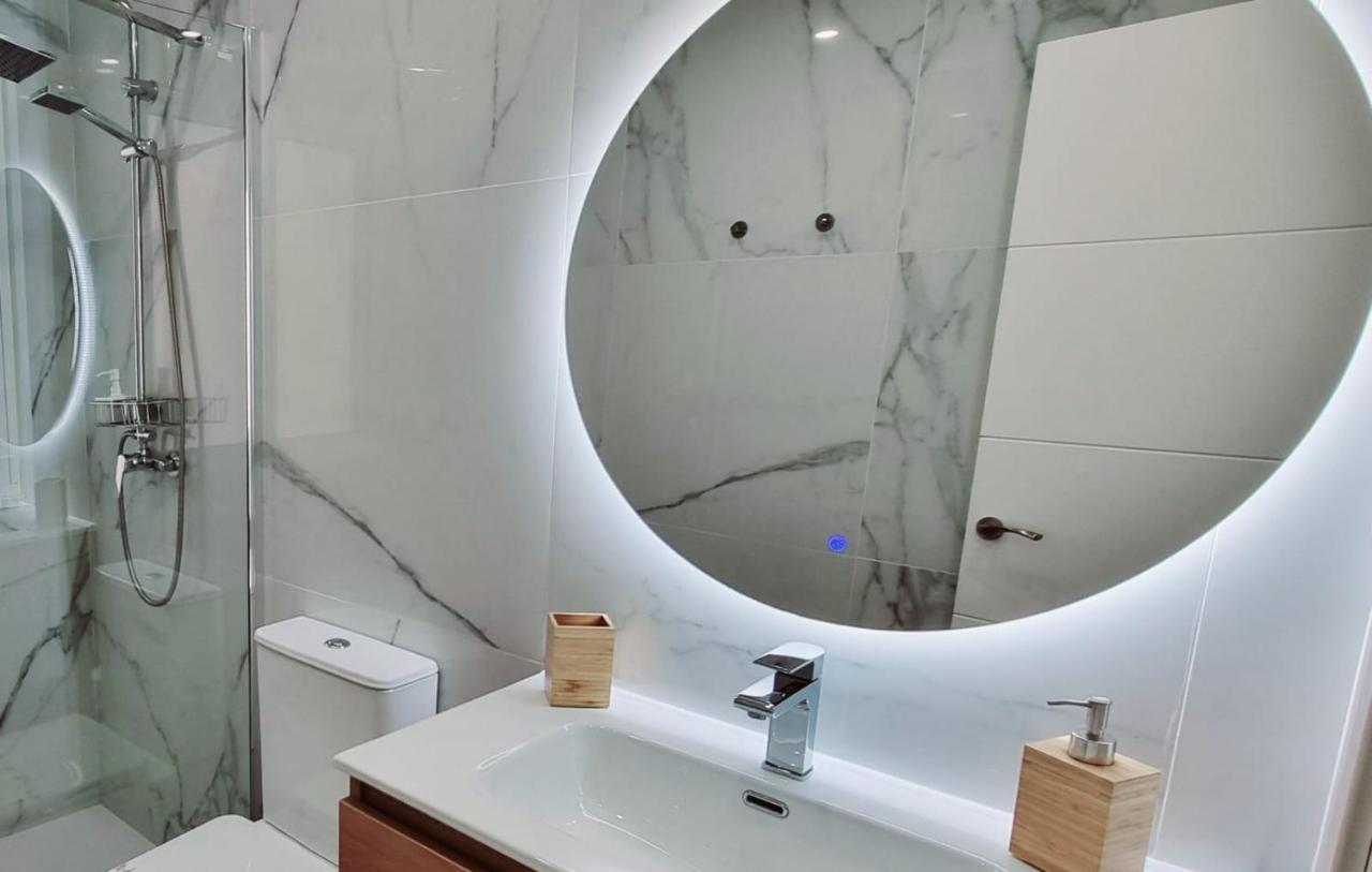Gleaming & Well Located Apartment In Malaga Center Екстер'єр фото